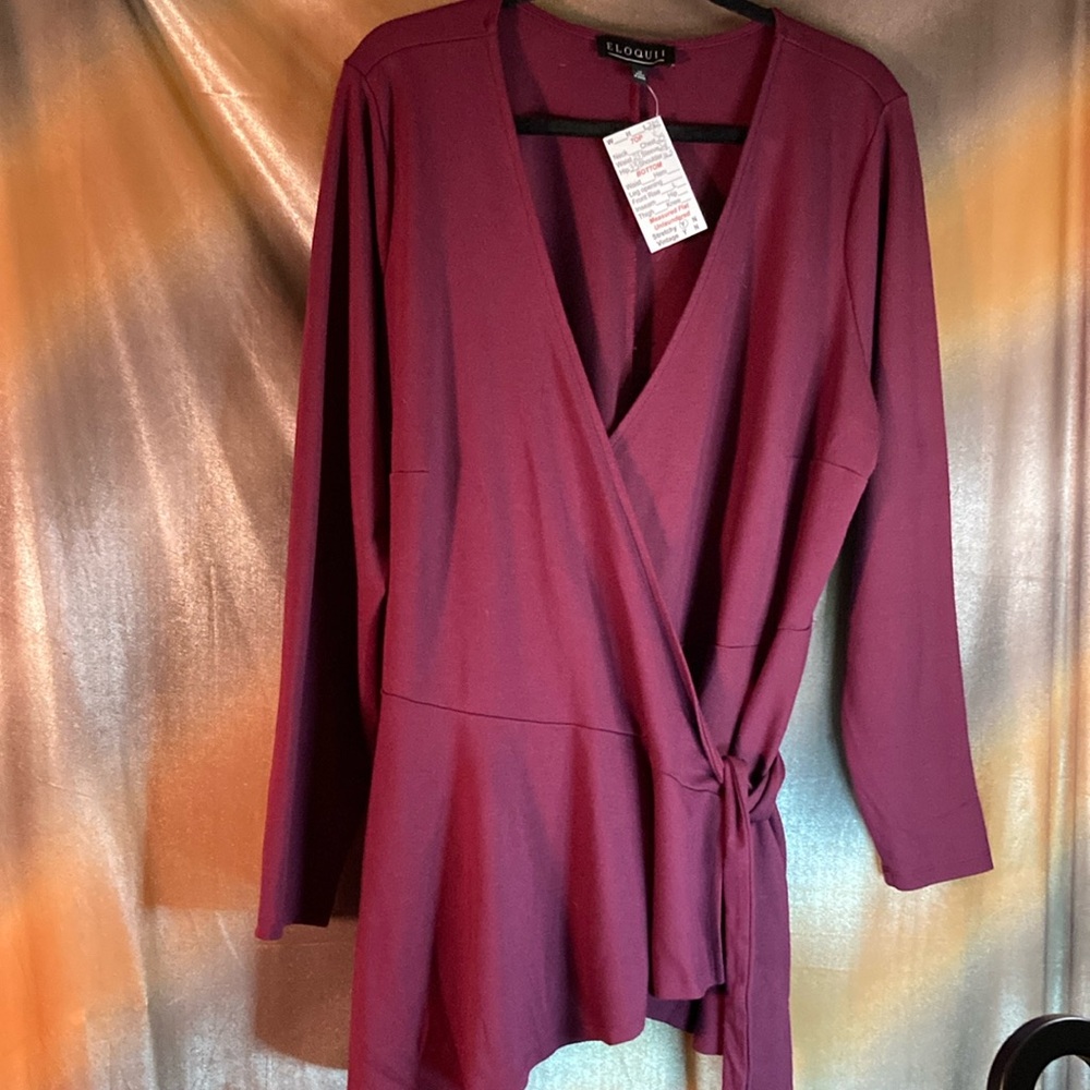 Eloquii jacket/top size 20 stretchy maroon high low hem top. 50” chest 403